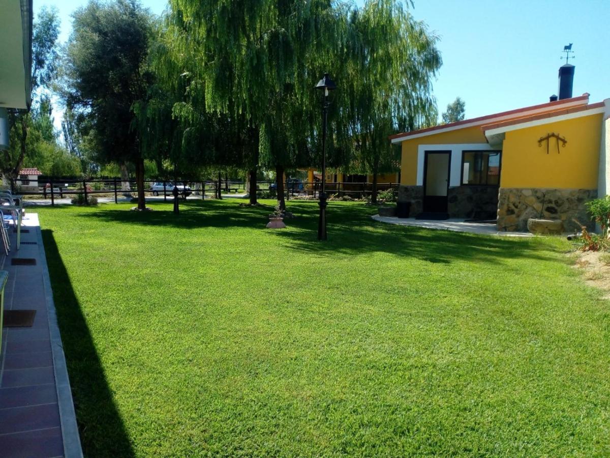 La Posada Hipica Rosalejo  Bagian luar foto